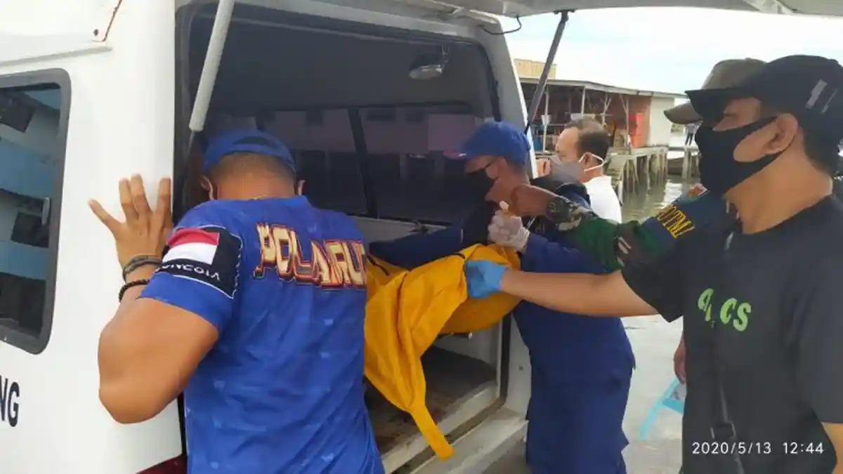 BREAKING NEWS, Sesosok Mayat Ditemukan di Pelantar 1 dan 2 Tanjungpinang Kota