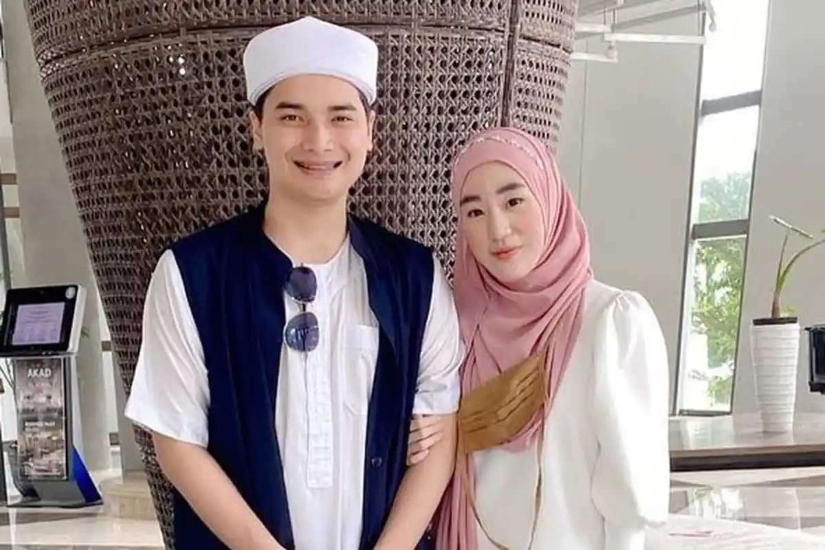 BREAKING NEWS: Larissa Chou dan Alvin Faiz Resmi Bercerai