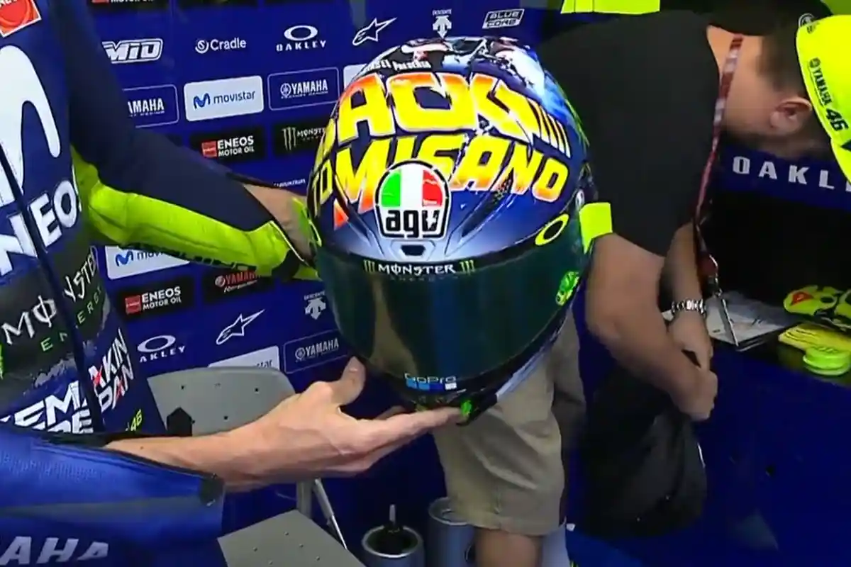 Valentino Rossi Pakai Helm Desain Khusus di MotoGP San Marino, Ini Maknanya