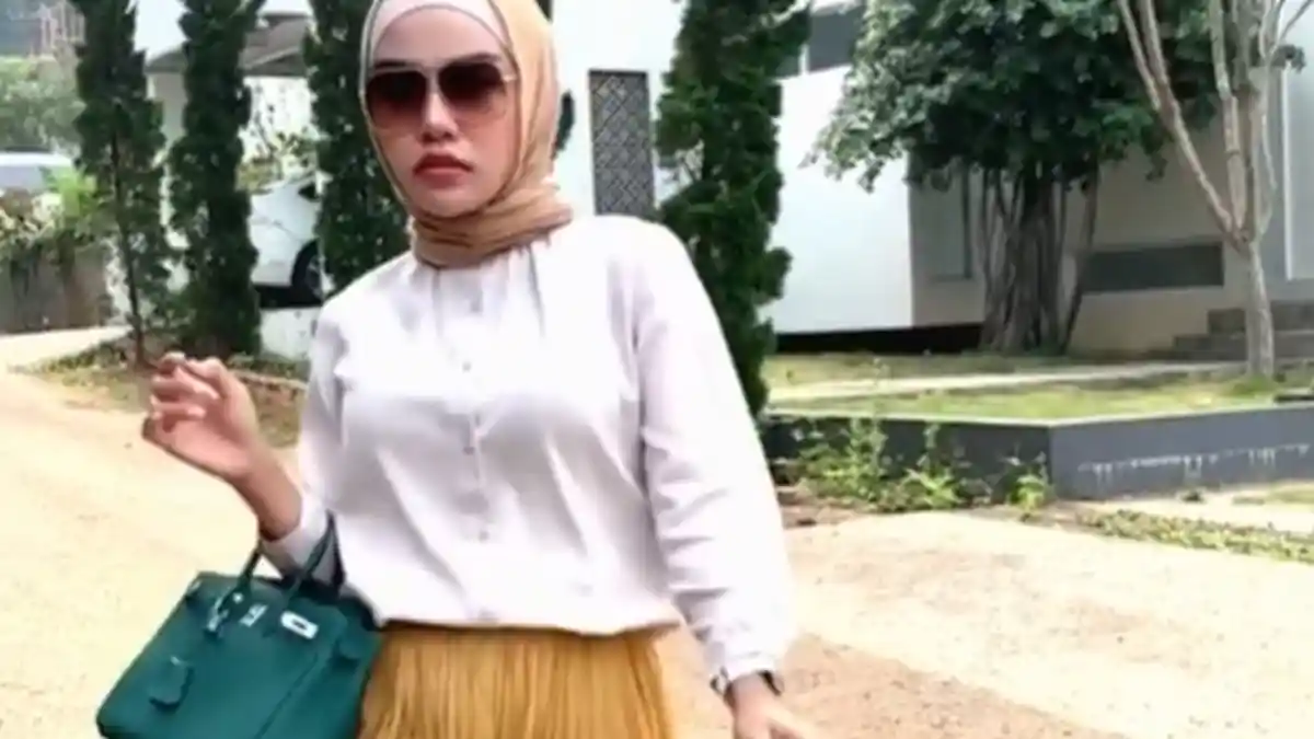 Perjuangkan Kasusnya dengan Irwansyah, Medina Zein Sempatkan Kunjungi Anak Angkat Ridwan Kamil
