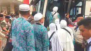 Kloter-haji-dari-Tangsel-berangkat.jpg
