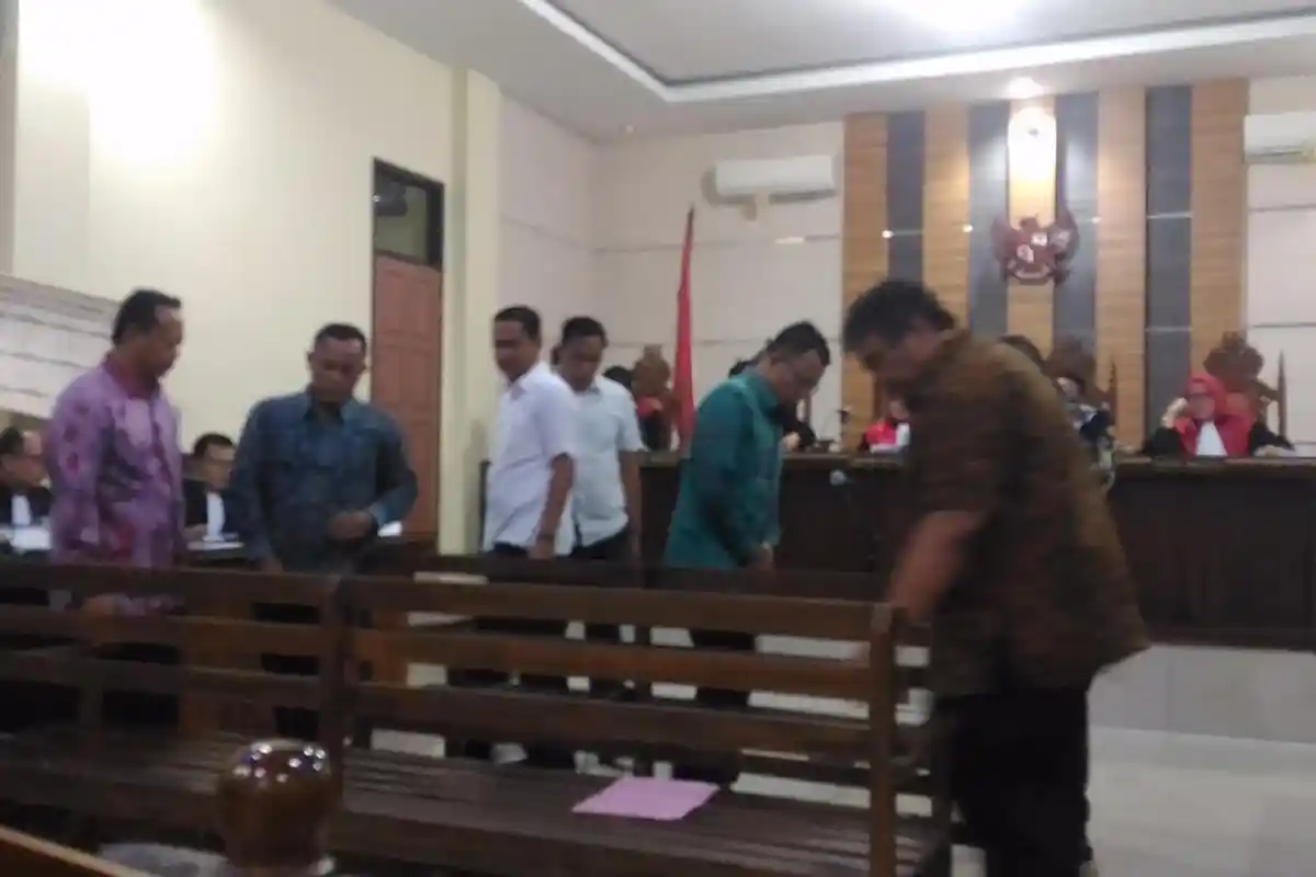BREAKING NEWS - Agus BN, Anjar Hingga Nanang Hadir Jadi Saksi di Sidang Lanjutan Zainudin Hasan