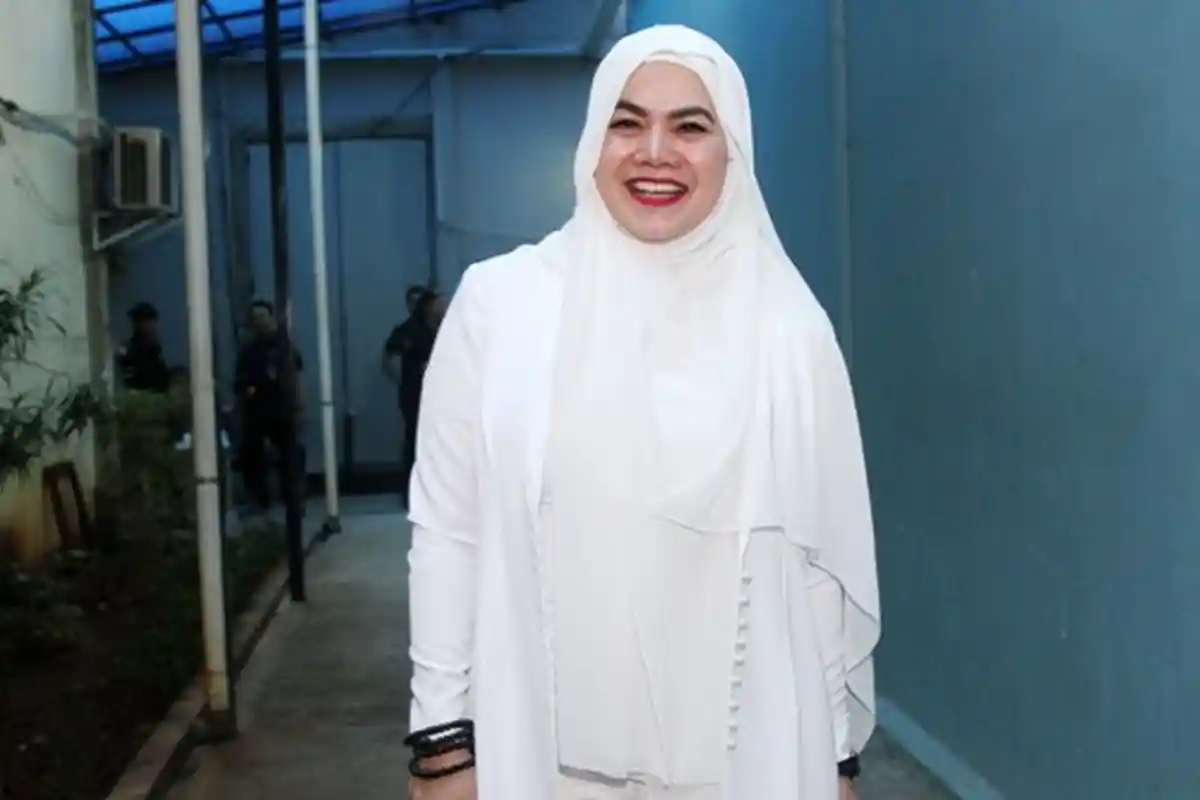 Sarita Ungkap Soal Fasilitas Mewah yang Diberikan Suaminya untuk Jennifer Dunn