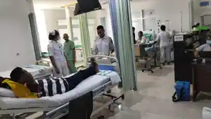 Direktur-RSUD-Bajawa-Heronimus-Due-SKep-Ns-MAdmsaat-berada.jpg