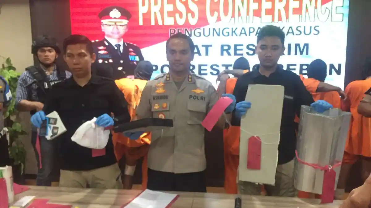 Polresta Cirebon Ringkus Komplotan Spesialis Pembobol Minimarket, Sejumlah Pelaku Didor