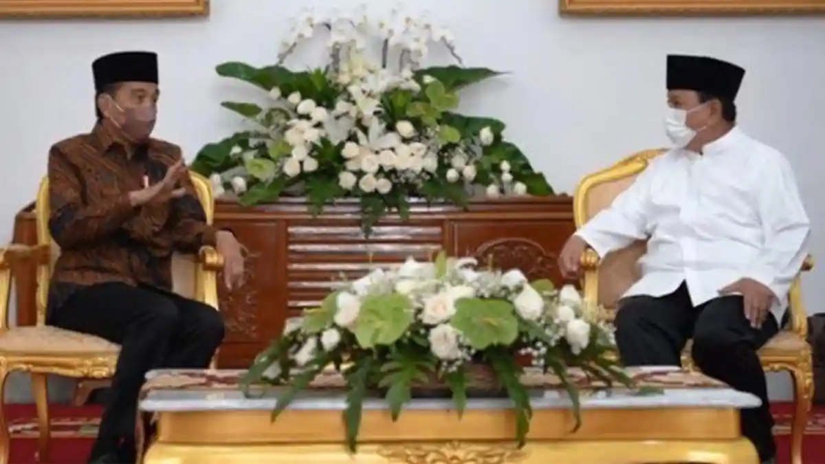 Ketika Presiden Jokowi dan Menhan Prabowo Makan Opor Bersama di Hari Lebaran, Bicarakan Ini
