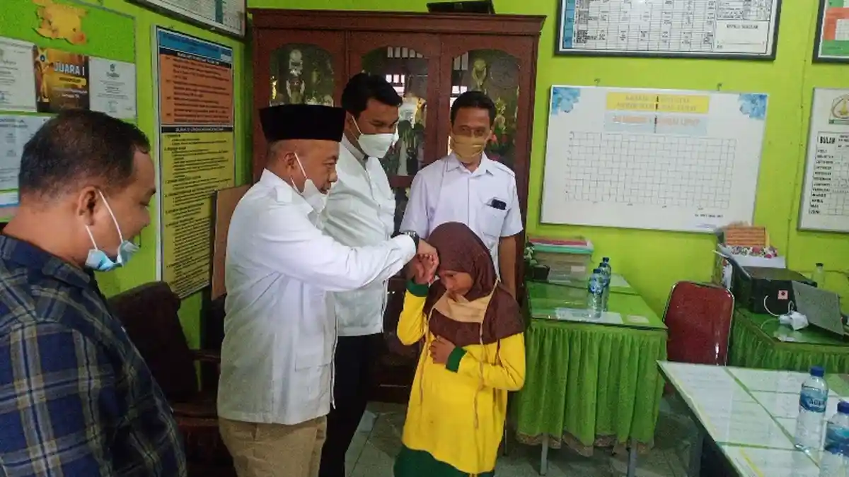 Bersaing dengan 4 Negara, Murid SD di Aceh Tamiang Juara Pantun Internasional, Dinas, DPRK Apresiasi