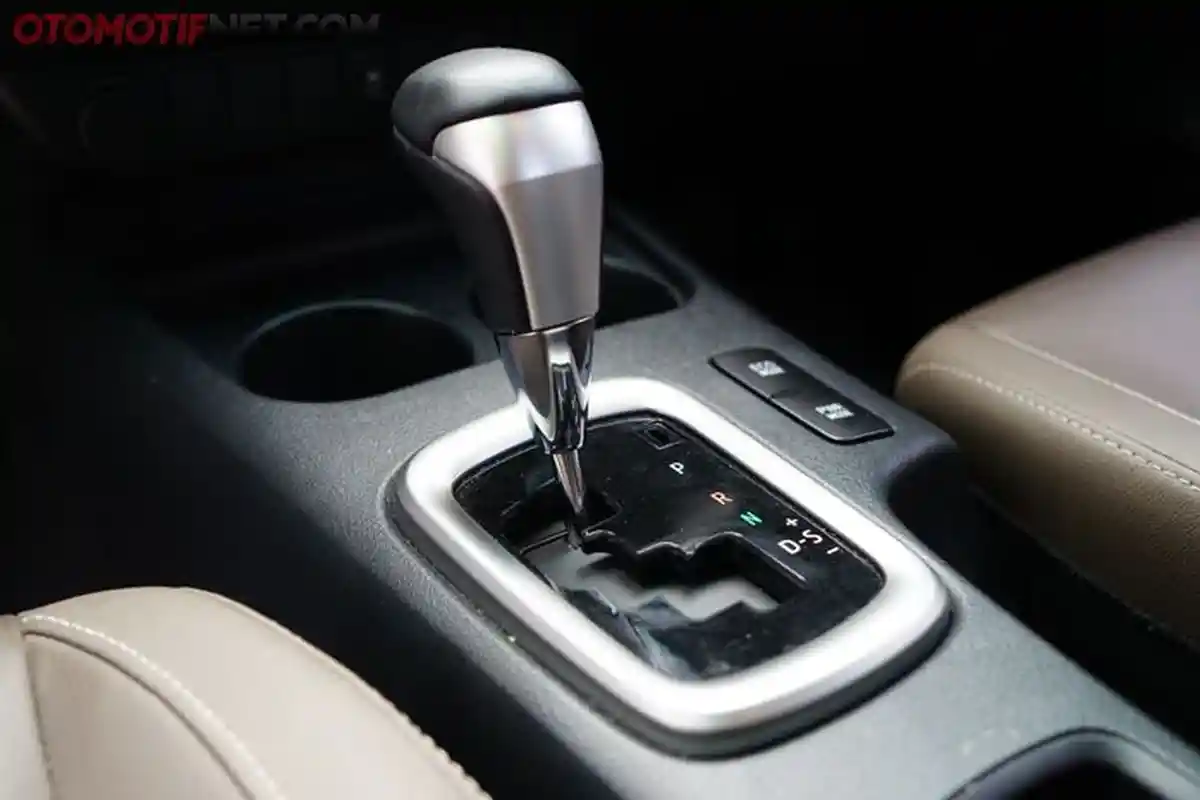 Kelebihan dan Kekurangan Mobil Bertransmisi Otomatis