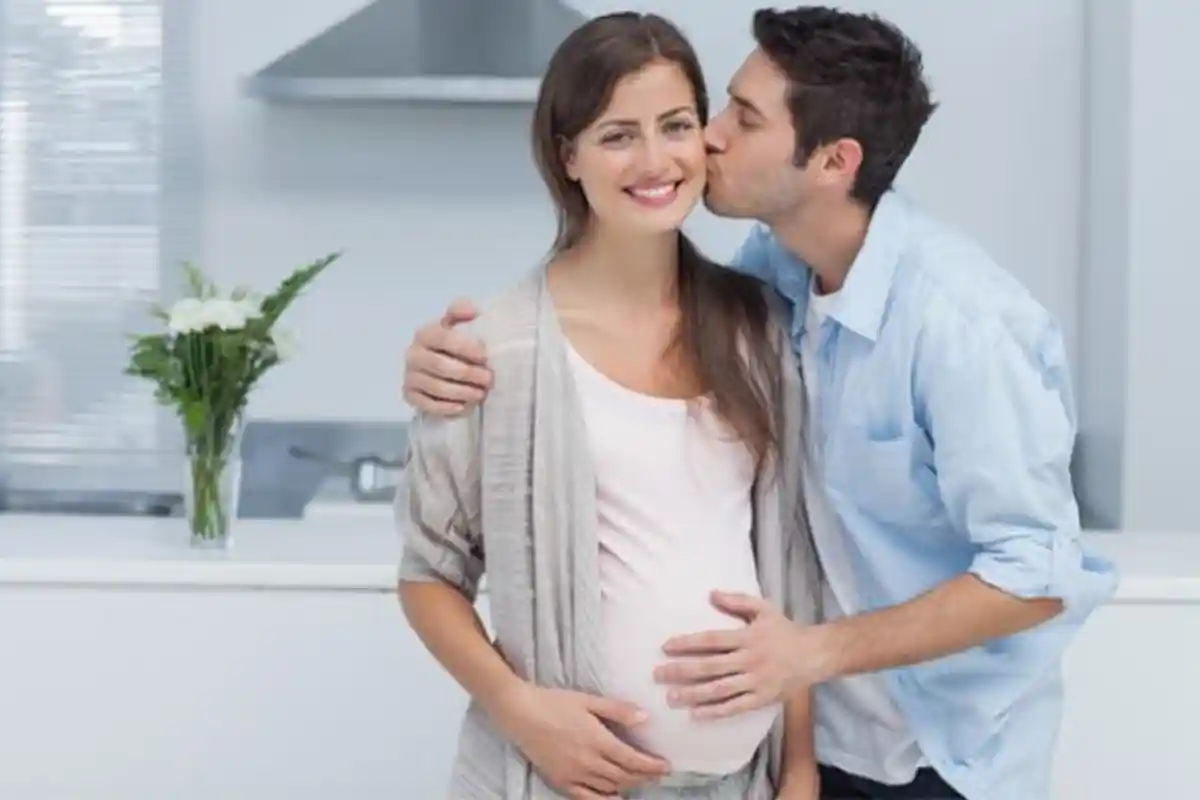 Manfaat Suami Sering Usap Perut Istri Saat Hamil