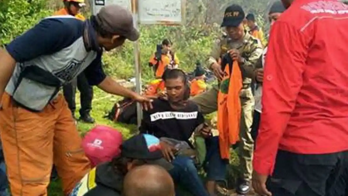Dua Pendaki Kisahkan Caranya Bertahan Hidup Dua Hari di Dalam Jurang