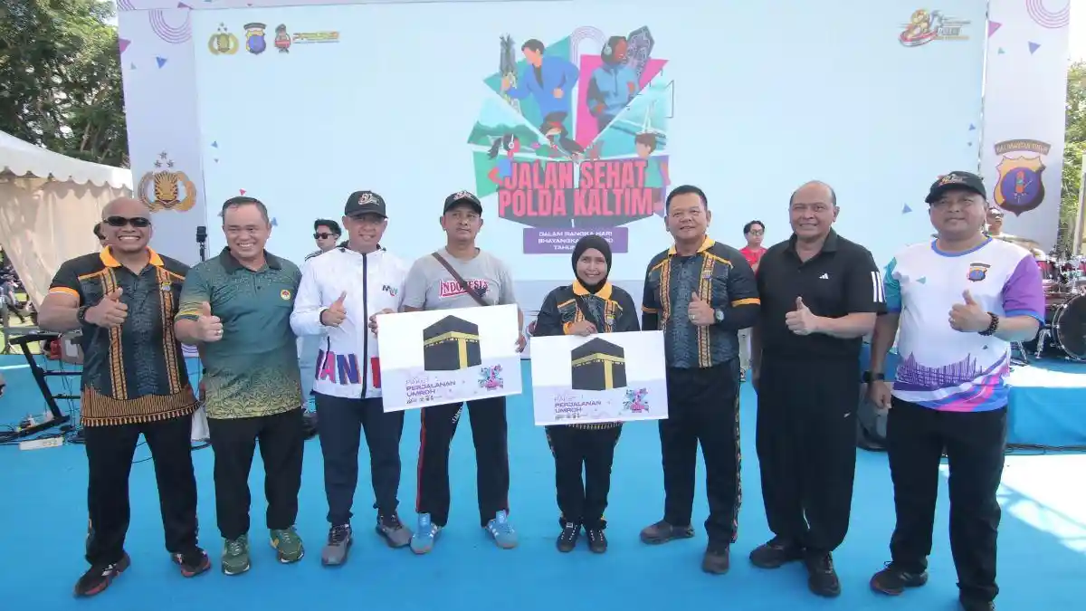 Menang Hadiah Umrah Hari Bhayangkara, Warga Balikpapan Ini Ungkap Firasat Gatal di Tangan Istri - Tribunkaltim.co