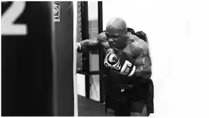 Mike-Tyson-latihan.jpg