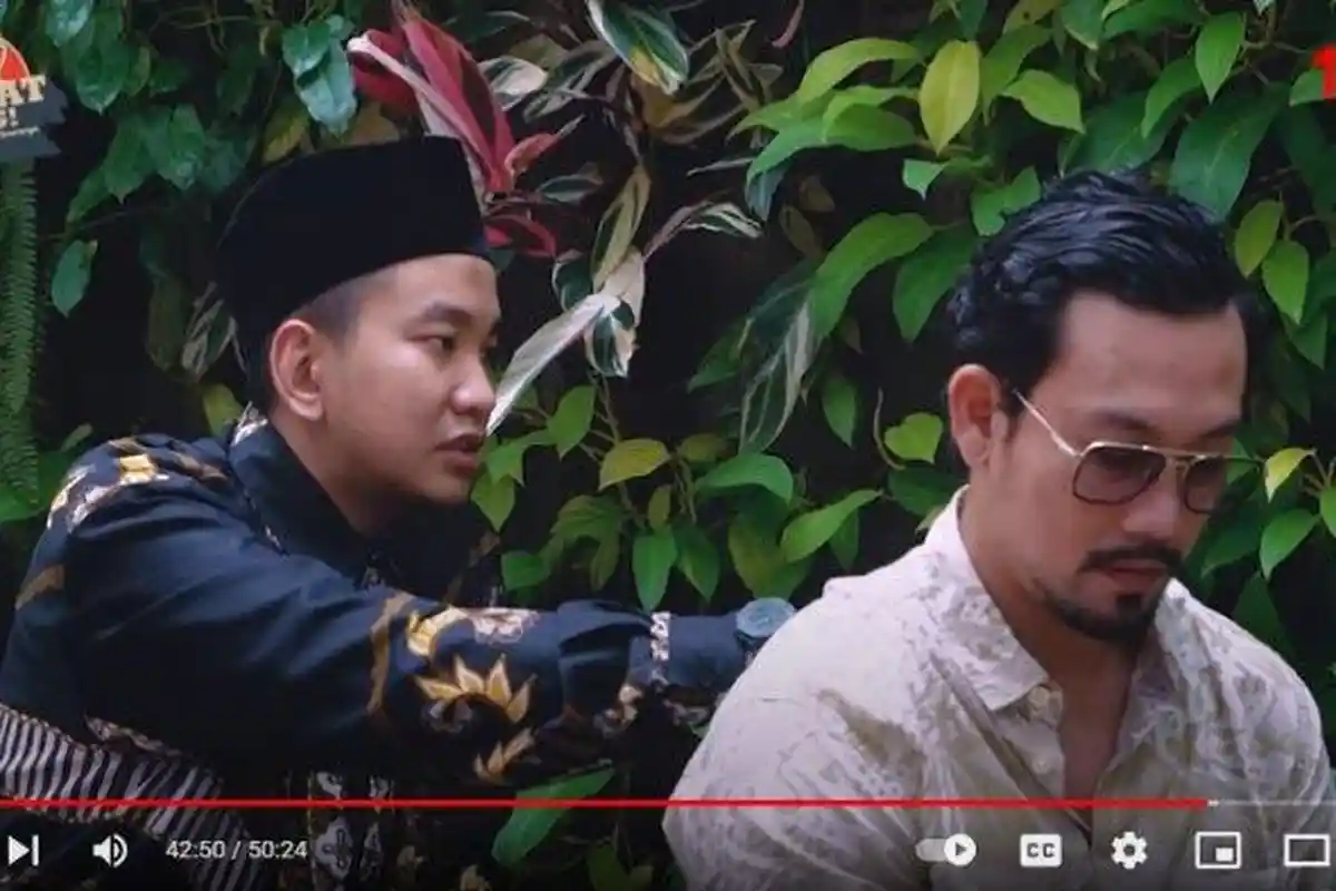 Jalani Rukyah untuk Hapus Kutukan Podcast, Denny Sumargo Syok Ada Jin yang Mengikutinya Dari Kecil