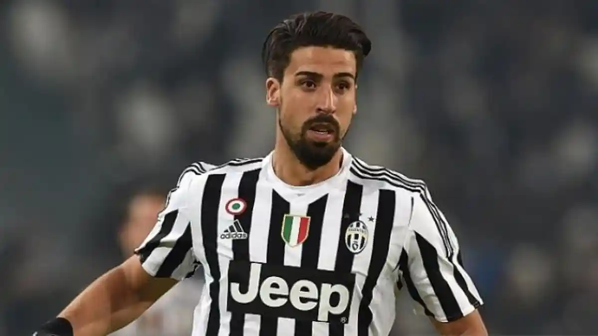 Juventus Punya Skuat Berlebih di Lini Tengah Makanya Ingin Jual Sami Khedira