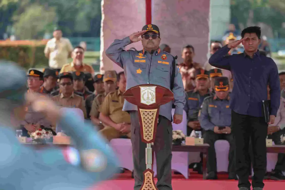 DKI Jakarta Kukuhkan 6.000 Satlinmas, Wagub Rano: Untuk Jaga Ketertiban dan Wujudkan Kota Global
