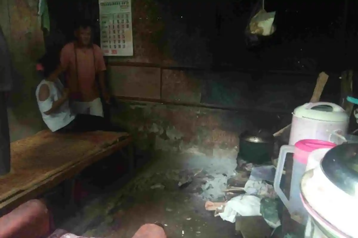 Tinggal 6 Tahun di Bekas Kandang Sapi, Buruh di Salatiga Bersyukur Dibantu Renovasi oleh Anggota TNI