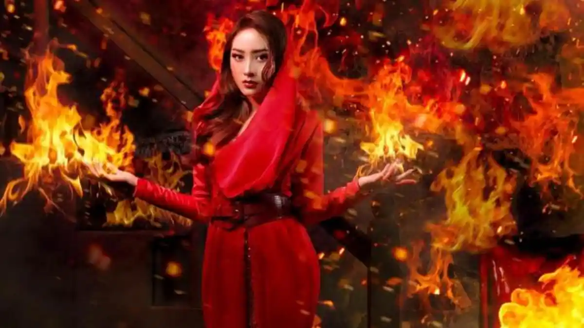 Natasha Wilona Tampil Membara Pakai Dress Merah hingga Bawa Api di Tangan