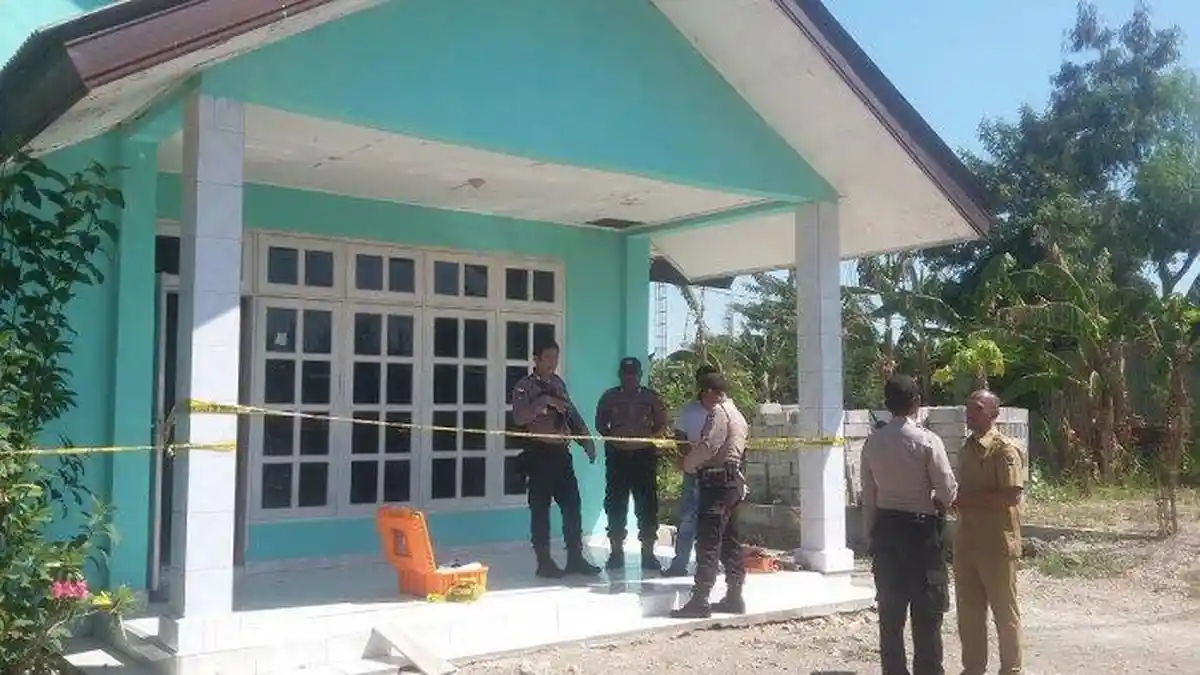Polisi Olah TKP Penemuan Mayat Penjaga Rumah di Naibonat Kupang Timur