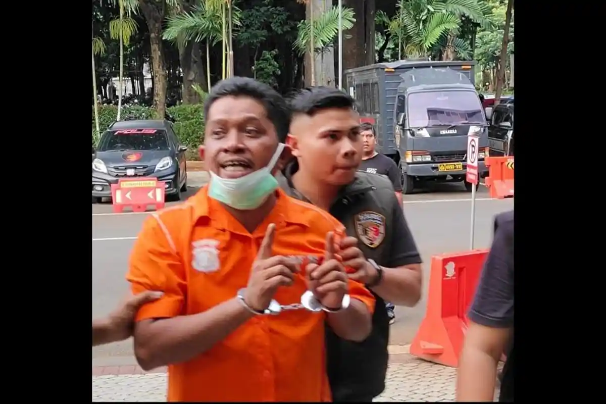 Begini Tampang Tony Simanjuntak, Ketua Ranting GRIB Harjamukti, Inisiator Pembakaran Mobil Polisi