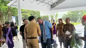 TERIMA-AUDIENSI-Bupati-Sangihe-Michael-Thungari-terima-audiens.jpg