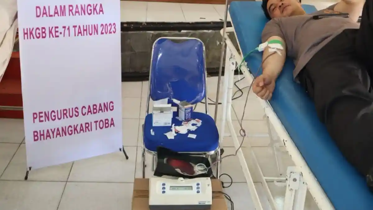 Jelang HUT Bhayangkara ke-77, Kapolres Toba dan Jajaran Donor Darah