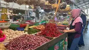Pedagang-di-Pasar-Angso-Duo-Sri.jpg