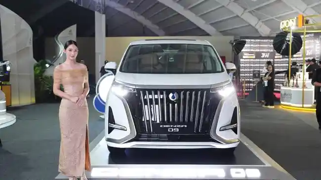 Kemewahan Denza D9 Berpadu dengan Keindahan Fesyen Jakarta Fashion Week 2026