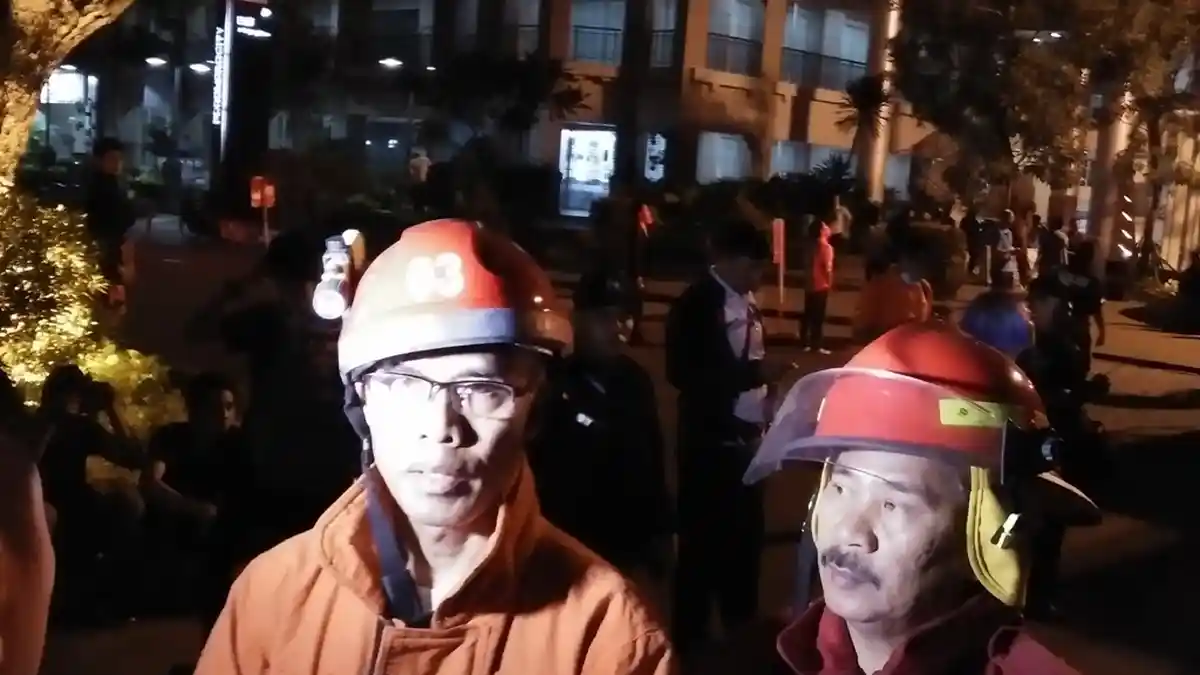 Dua Pekerja Gedung Neo Soho Alami Luka Ringan Akibat Kebakaran