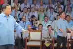 Momen-Gibran-Rakabuming-Raka-pemandu-sorak-dadakan-ketika-Prabowo-Subianto-Debat-Capre-2024.jpg