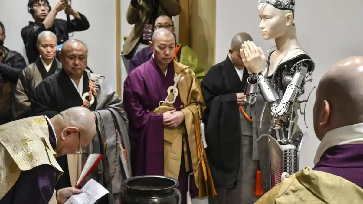 Fakta Unik Jepang, Robot Humanoid Berikan Pidato Ajaran Buddha di Kuil