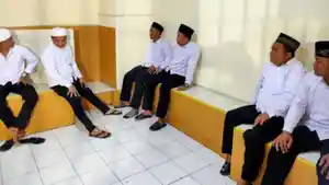 Enam-terpidana-kasus-Vina-Cirebon-tiba-di-Pengadilan-Negeri-PN-Cirebonv-vbb.jpg