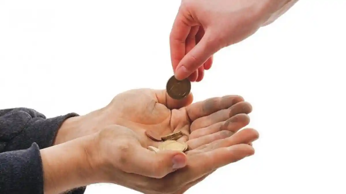 Sahkah Memberikan Zakat Dalam Bentuk Sembako, Hadiah atau Barang? Simak Penjelasan Buya Yahya