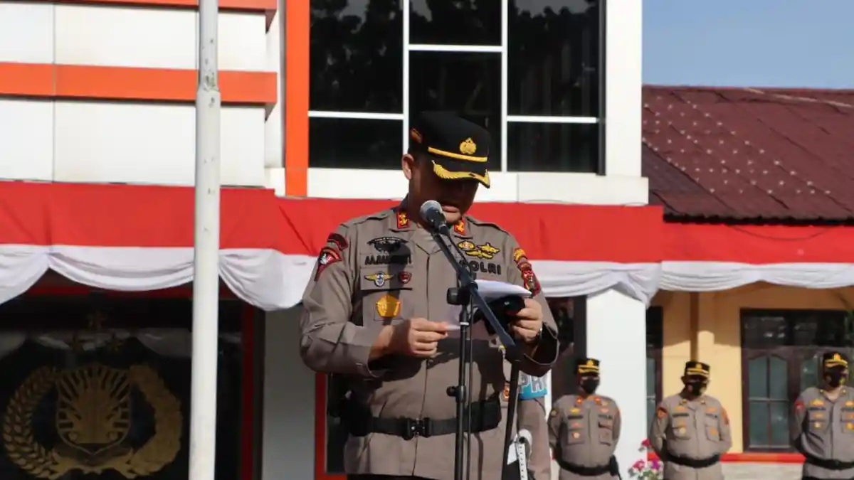 Kapolres Anhar Pimpin Upacara Kenaikan Pangkat Setingkat di Momen HUT Ke-76 Bhayangkara