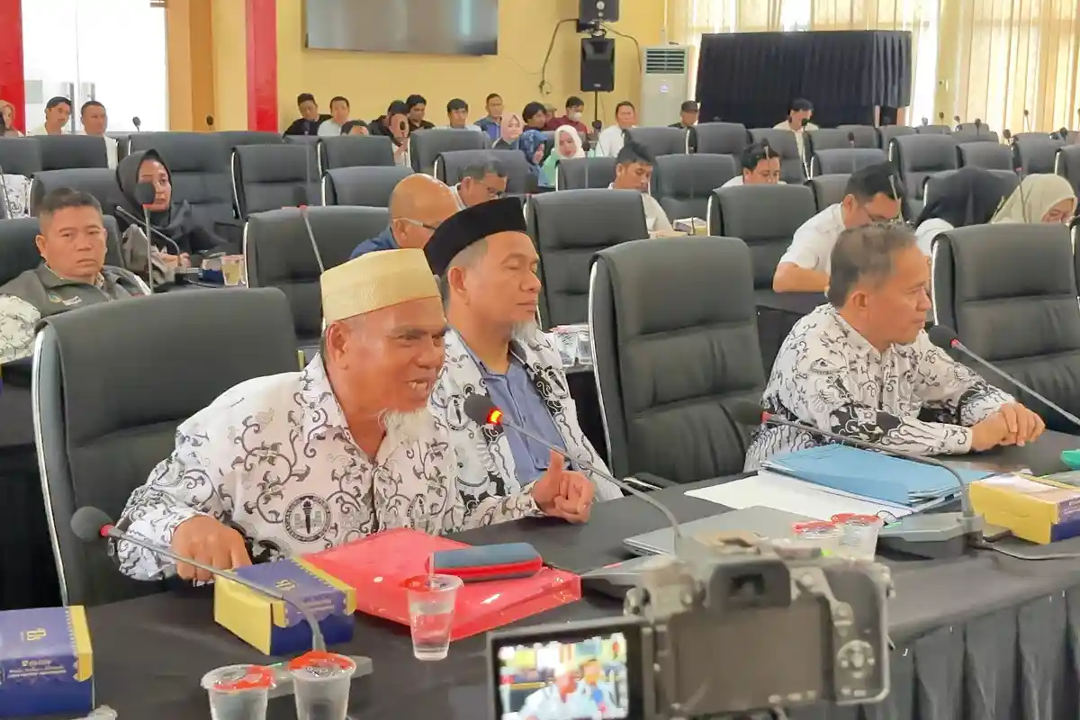 Alasan Abdul Muis dan Rasnal 2 Guru Luwu Utara Mengadu ke DPRD Sulsel Usai Dipecat