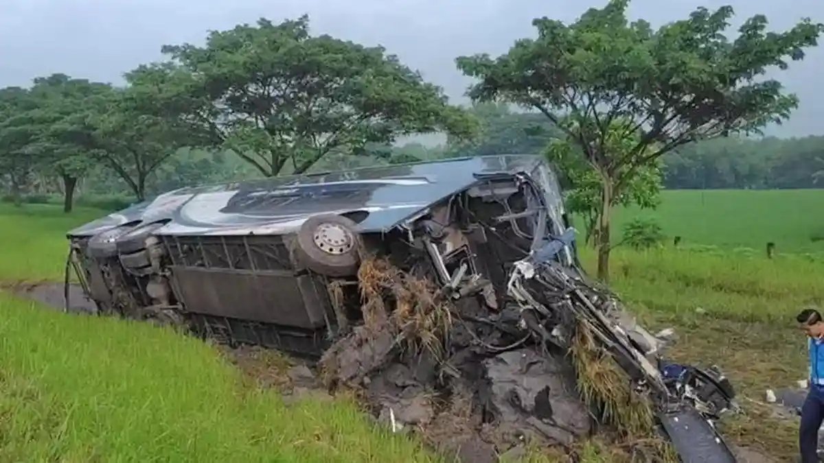 Kronologi Kecelakaan Bus Indorent di Tol Solo-Ngawi Tewaskan 1 ...