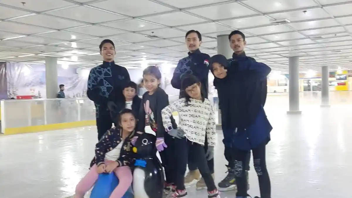 SKA Ice Skating Mulai Buka Pukul 10.00 WIB