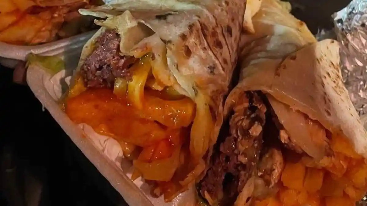 Cobain Kuliner Bogor khas Timur Tengah di Shawarma dan Kebab Asli Empang, Ukurannya Super Besar!
