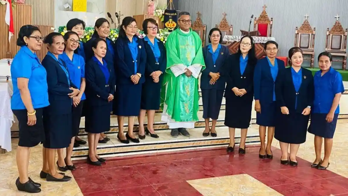 Pengurus WKRI DPC Santo Mathias Rasul Tofa Dilantik, Jadilah Rendah Hati dan Cahaya bagi Sesama