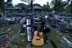 Alat Band Seventeen Usai Diterjang Tsunami