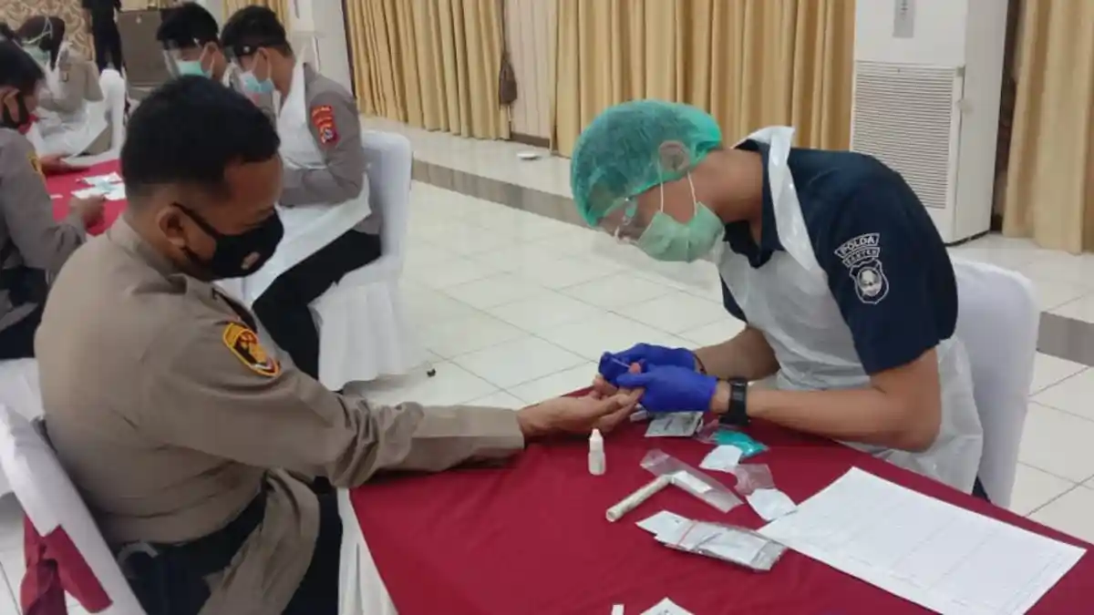 Jelang Pengerahan Pasukan Pengamanan di TPS, Polda Banten Rapid Test 4.000 Personel Gabungan