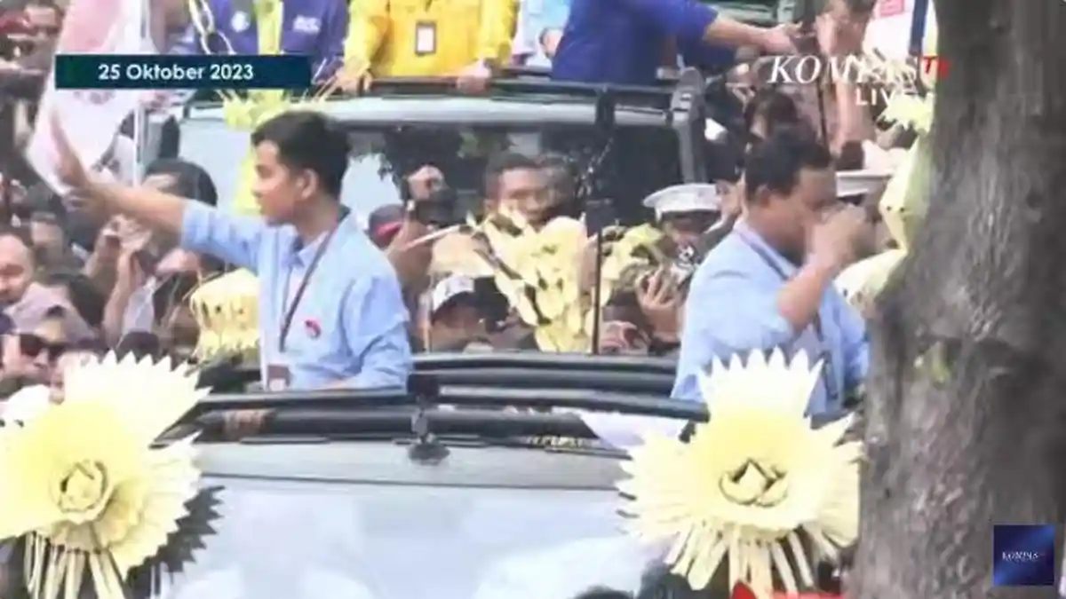 Prabowo-Gibran Daftar Capres-cawapres ke KPU Naik Rantis Maung Kendaraan Tempur Jarak Dekat