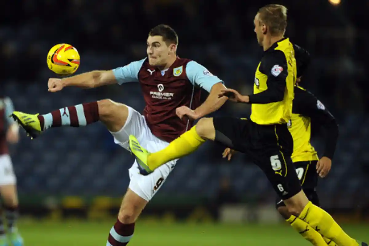 LIVE STREAMING Burnley Vs Watford: Duel Adu Kuat untuk Pangkas Jarak 2 Angka!