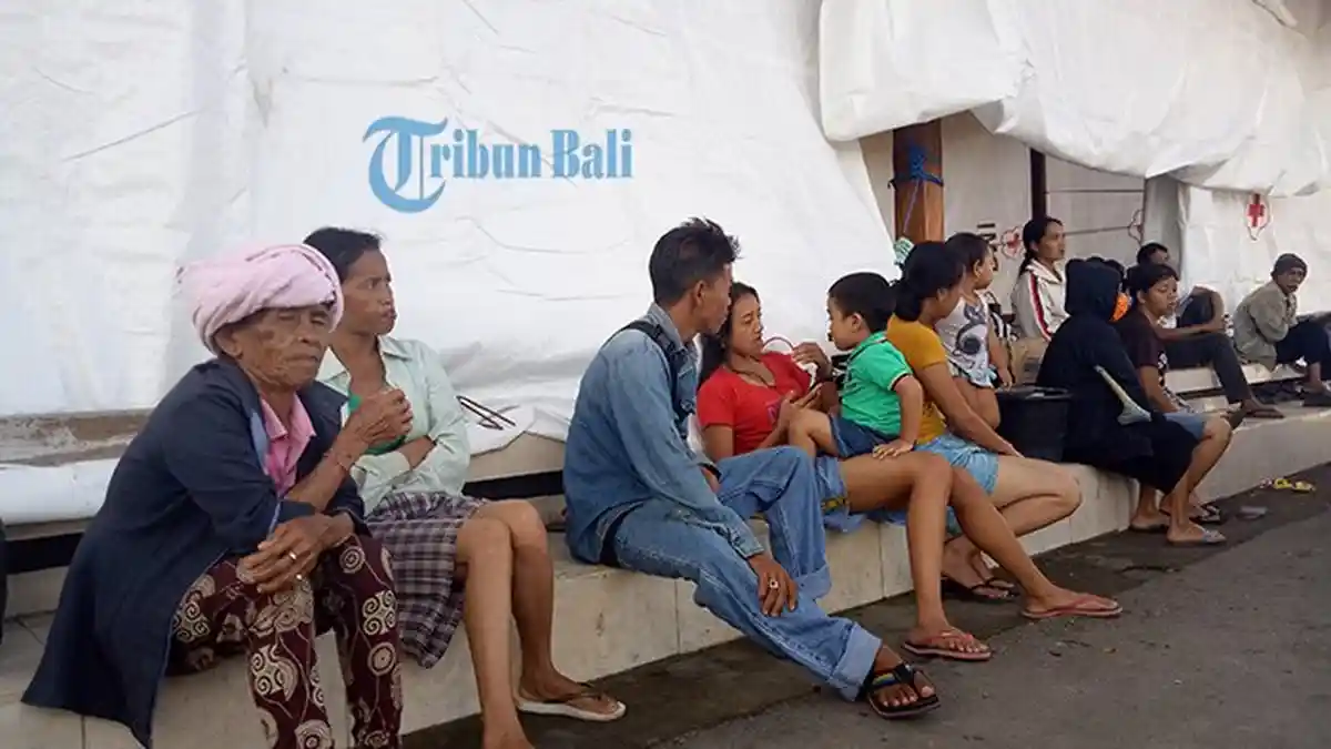 Para Pengungsi di Bale Subak Gantalan Mulai Terserang Penyakit ISPA