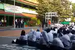 para-siswa-kelas-xi-dan-xii-sma-78-jakarta-menampilkan-drama-kolosal.jpg
