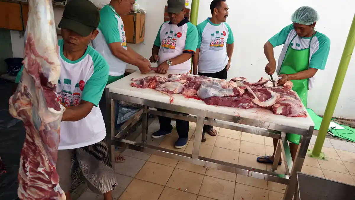 Jangan Cuci dengan Air, Simak Tips Membersihkan Daging Sapi yang Benar dari Chef Hotel Berbintang
