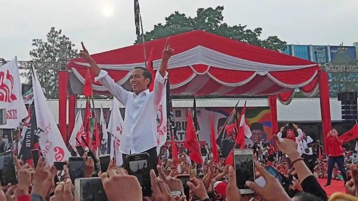 Daftar Sederet Komunitas yang Ikut Putihkan GBK, Komunitas Makan Bubur hingga Emak-emak Lupa Bayar