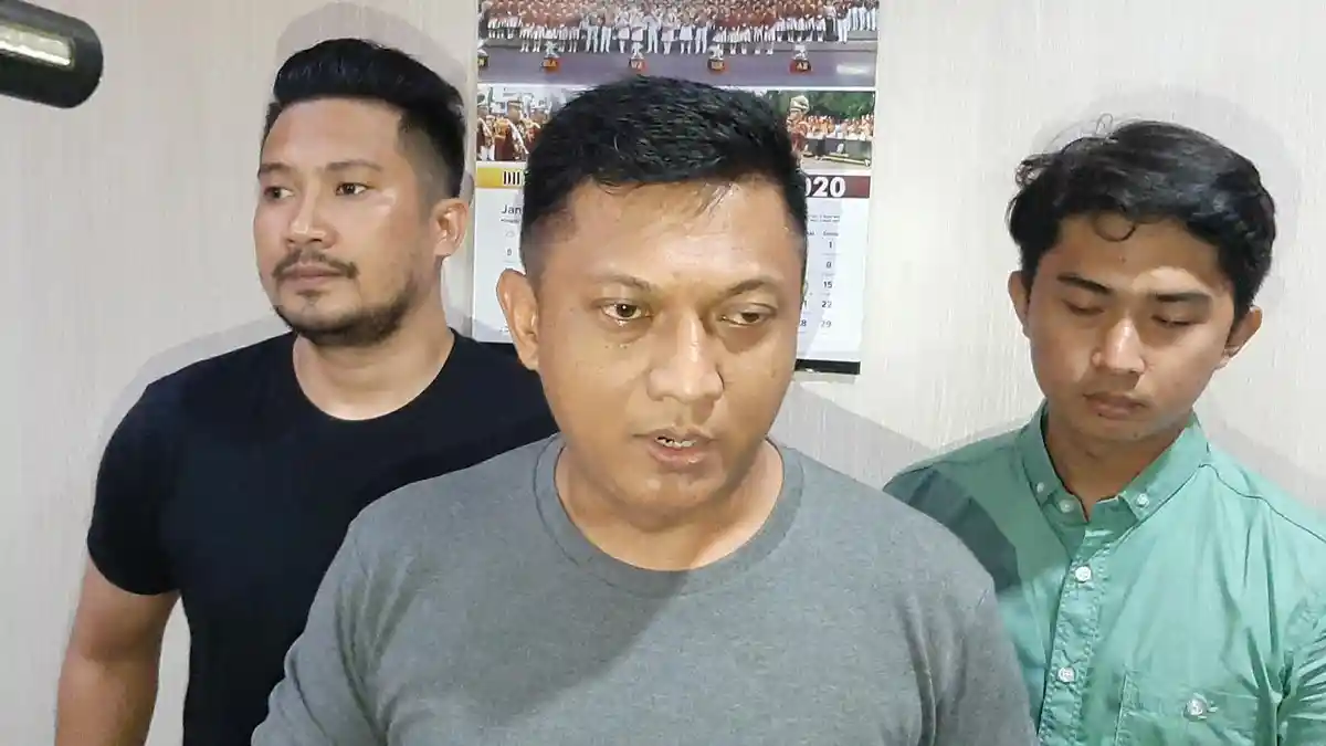 PNS Gadungan Tipu Belasan Mahasiswa Makassar, Modus dan Kronologi