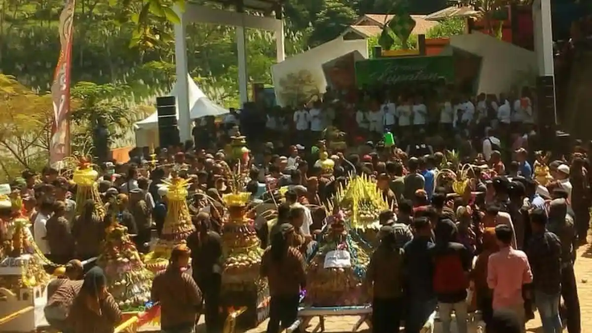Warga Kudus Gotong Royong Hidupkan Kembali Tradisi Budaya Festival Sewu Kupat di Lereng Muria