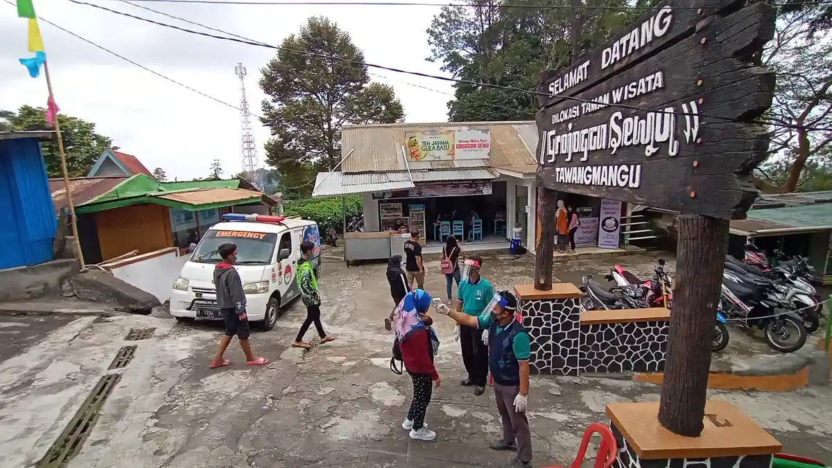 Baru Dibuka Saat New Normal, Wisata Grojogan Sewu Didatangi Ribuan Pengunjung Setiap Hari