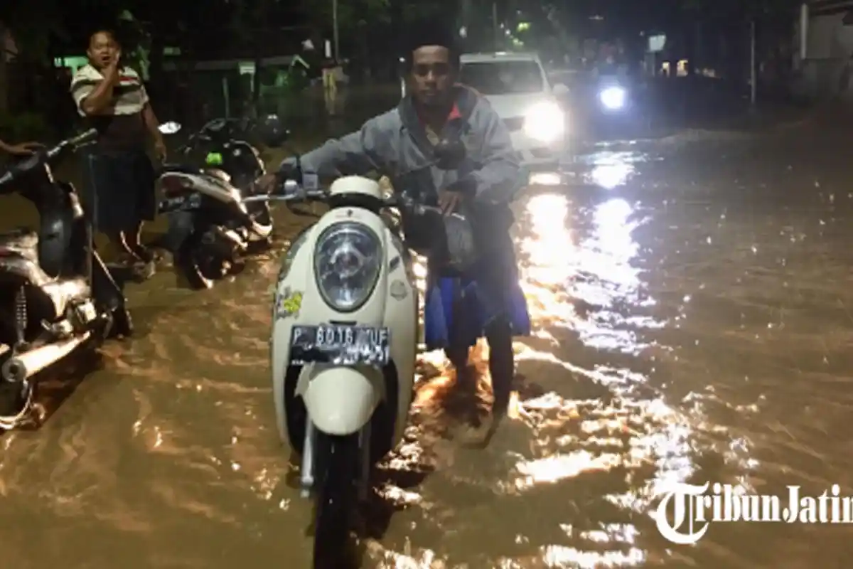 Lumajang Banjir Satu Meter Lebih, Rendam 5 Desa di 3 Kecamatan dan Jalan Protokol